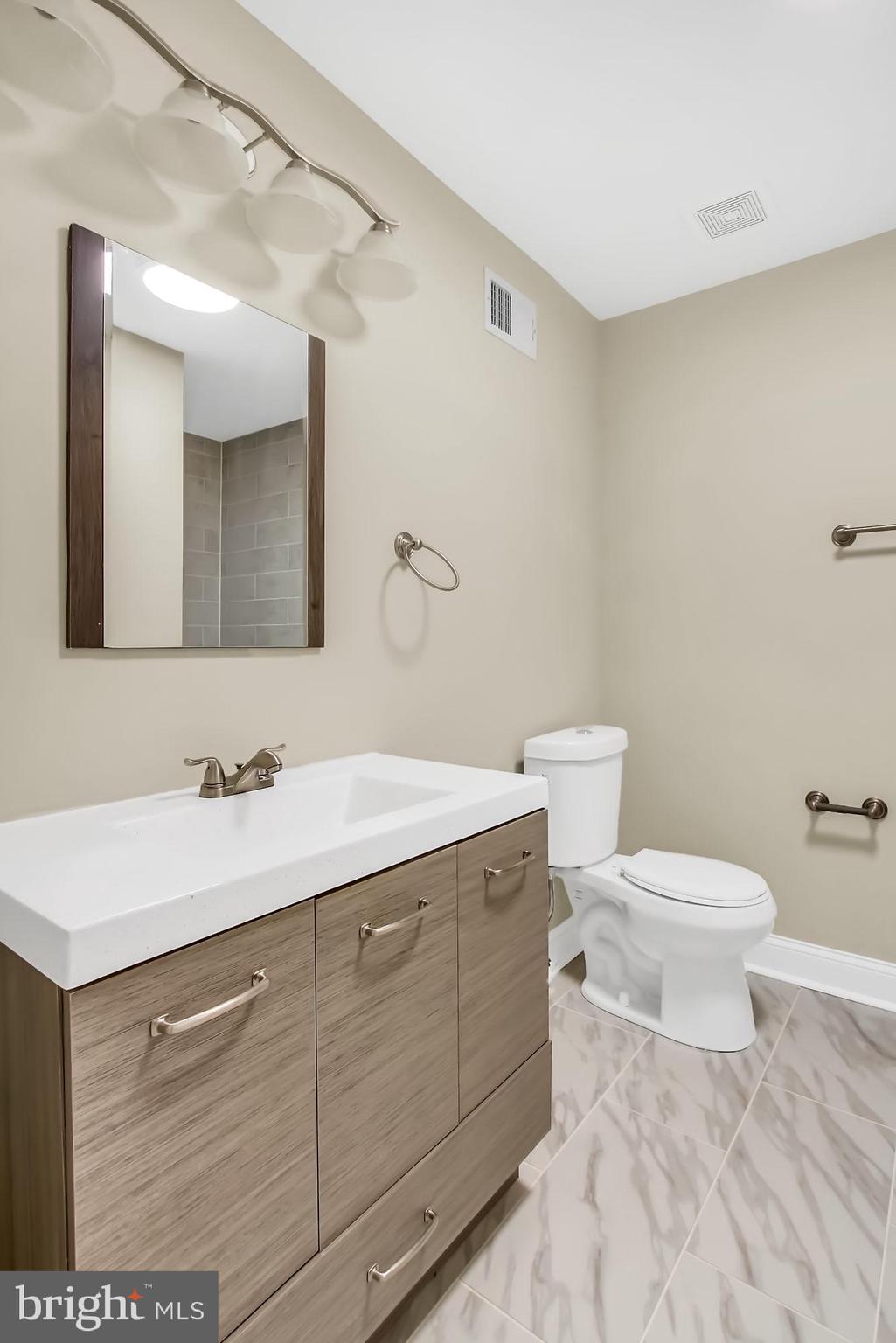 615 Meadow Road Baltimore, MD 21206 - Photo 16 of 27 Bathroom