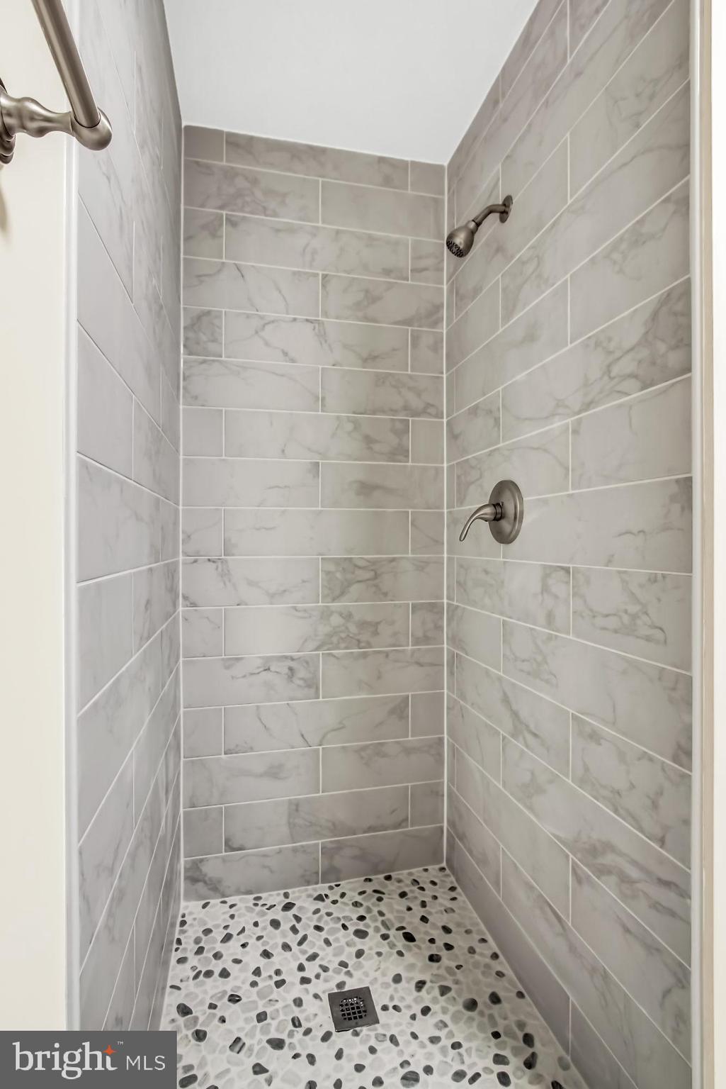 615 Meadow Road Baltimore, MD 21206 - Photo 17 of 27 Bathroom