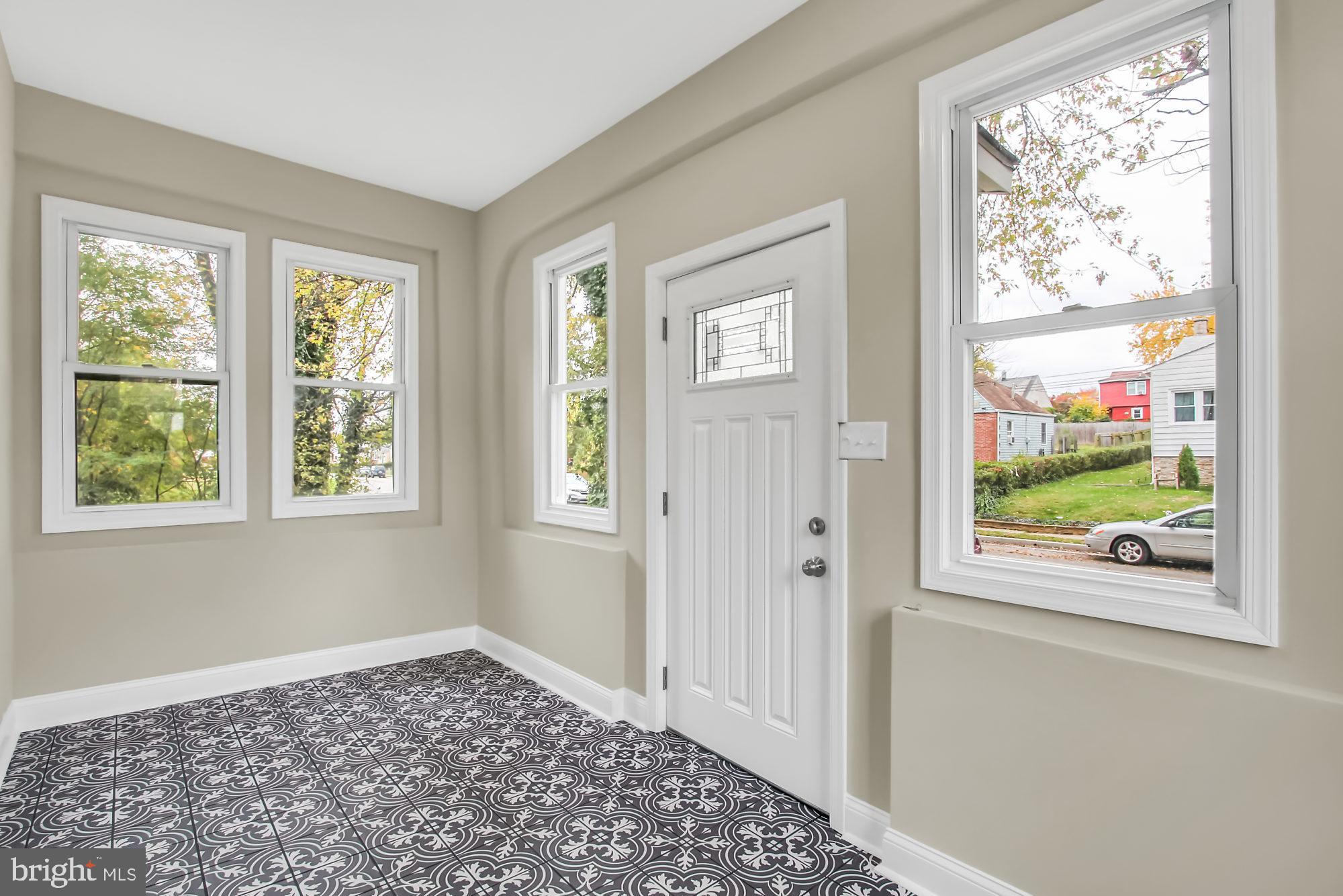 615 Meadow Road Baltimore, MD 21206 - Photo 9 of 27 Entryway