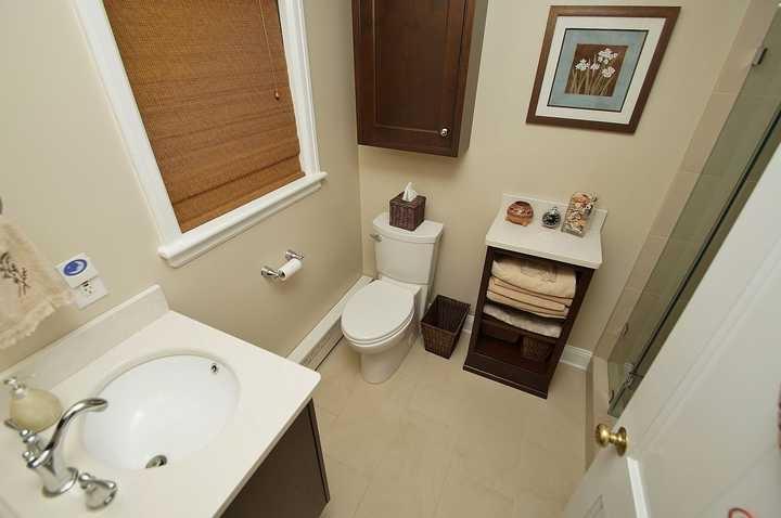 3220 Fordham Road Southwest Roanoke, VA 24014 - Photo 20 of 33 a bathroom with a sink and toilet