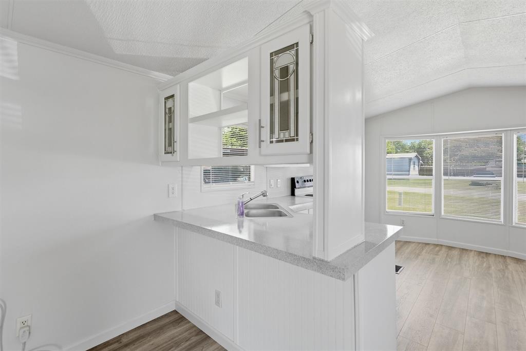902 Flamingo Road Granbury, TX 76049 - Photo 7 of 27