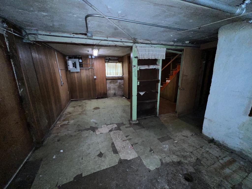 7348 South Sangamon Street Chicago, IL 60621 - Photo 23 of 29 a view of entryway