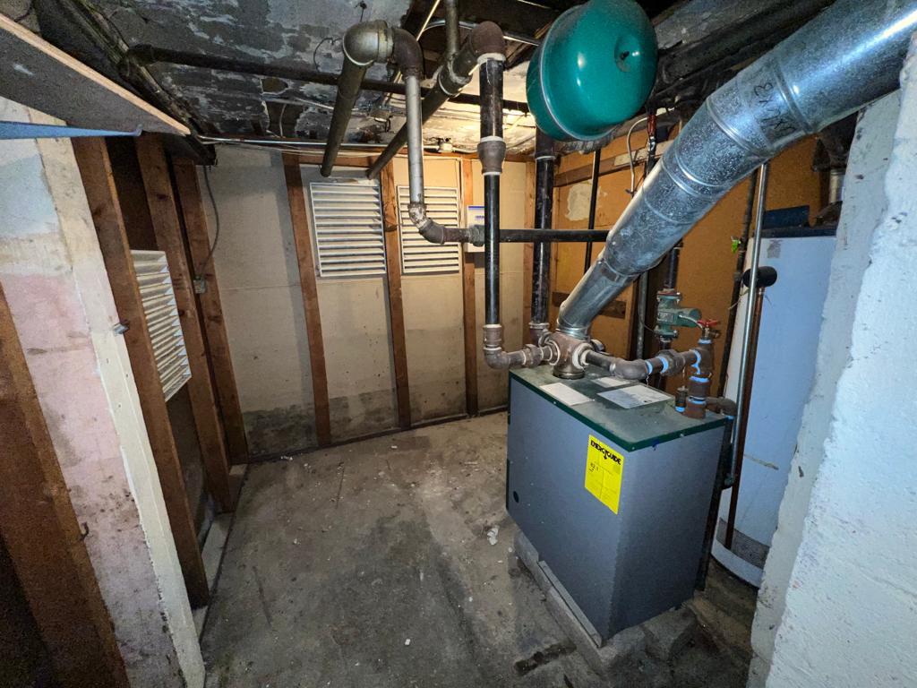 7348 South Sangamon Street Chicago, IL 60621 - Photo 25 of 29 a view of an entryway with wooden floor