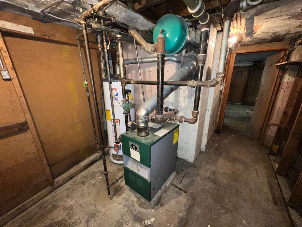 7348 South Sangamon Street Chicago, IL 60621 - Photo 26 of 29 a view of an entryway with sitting area