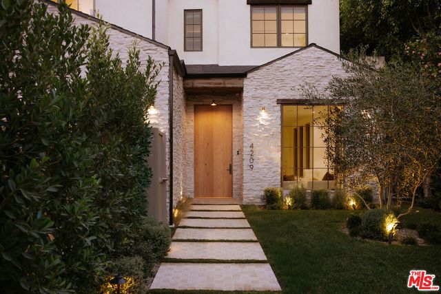 $3,995,000 | 4209 Vantage Avenue, Studio City, CA 91604