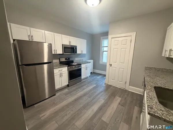 $2,000 | 800 Farmington Avenue, Unit 5, West Hartford, CT 06119