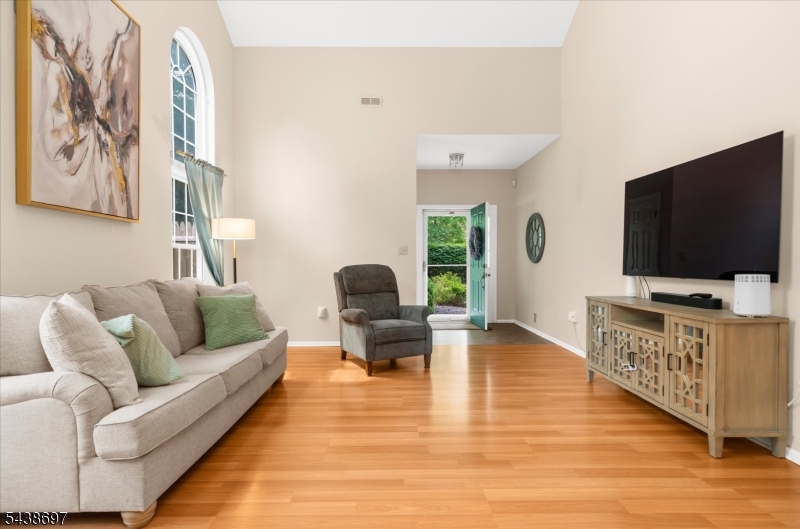 8 Cottage Place Somerville, NJ 08876 - Photo 8 of 42