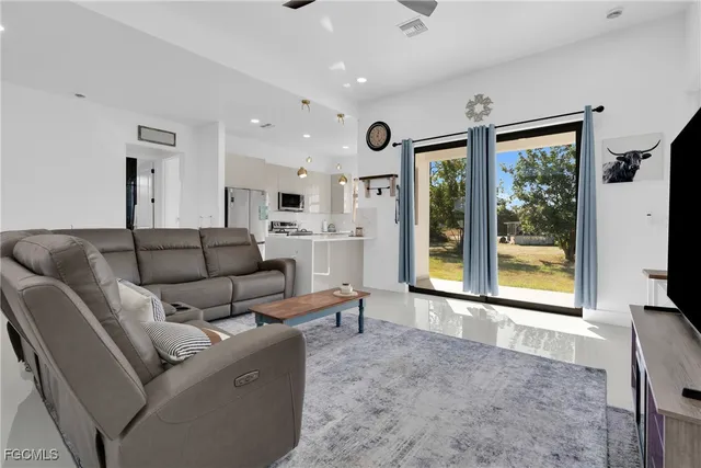 $349,990 | 2250 10th Terrace, Lehigh Acres, FL 33936