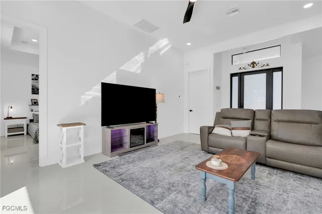 $349,990 | 2250 10th Terrace, Lehigh Acres, FL 33936