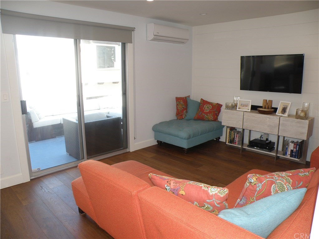 1738 Palm Drive Hermosa Beach, CA 90254 - Photo 2 of 15