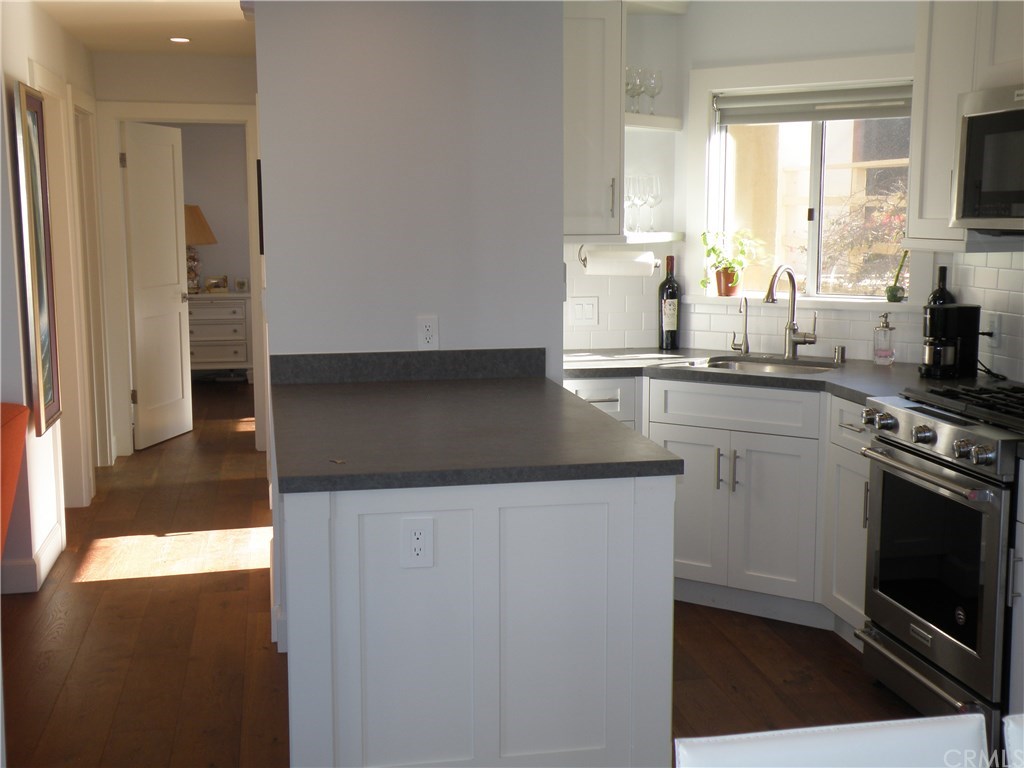 1738 Palm Drive Hermosa Beach, CA 90254 - Photo 5 of 15