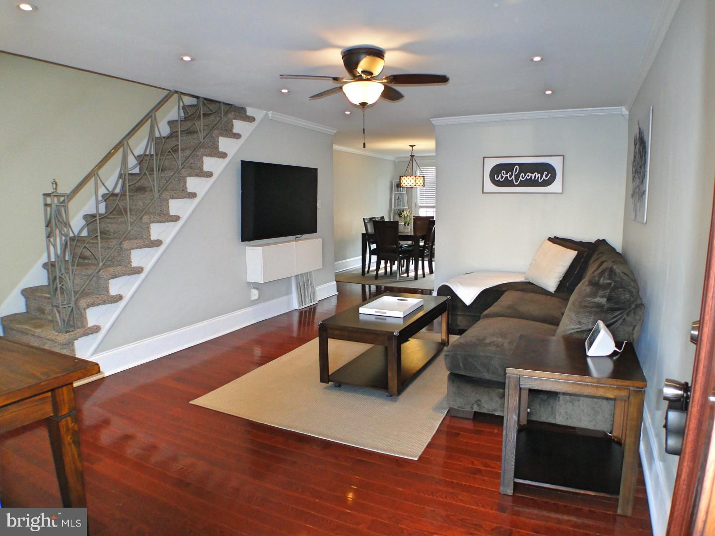 1816 Farrington Road Philadelphia, PA 19151 - Photo 2 of 29 Living Room