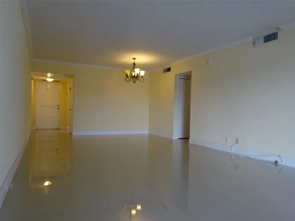 $1,950 | 2801 North Palm Aire Drive, Unit 308, Pompano Beach, FL 33069