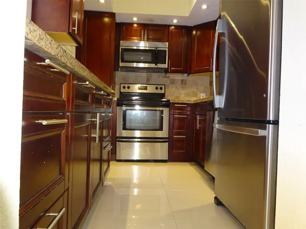 $1,950 | 2801 North Palm Aire Drive, Unit 308, Pompano Beach, FL 33069