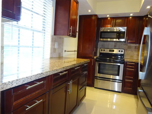 $1,950 | 2801 North Palm Aire Drive, Unit 308, Pompano Beach, FL 33069