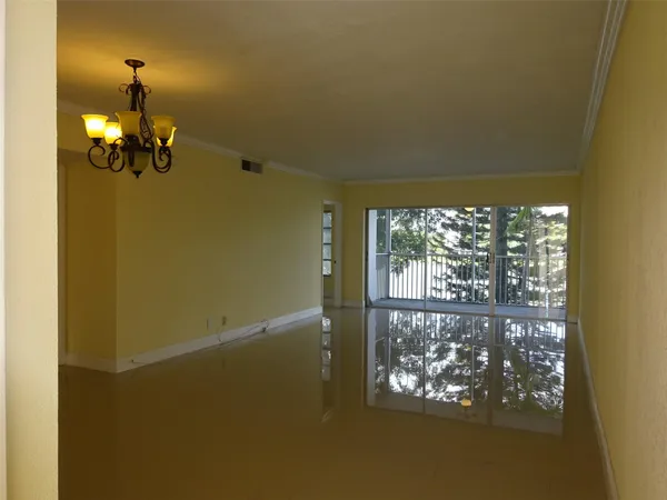 $1,950 | 2801 North Palm Aire Drive, Unit 308, Pompano Beach, FL 33069