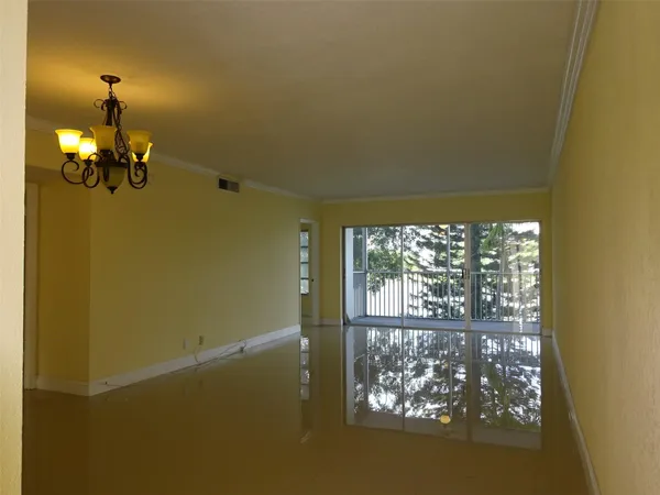 $1,950 | 2801 North Palm Aire Drive, Unit 308, Pompano Beach, FL 33069