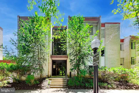 $150,000 | 14424 Parkvale Road, Unit 2, Rockville, MD 20853