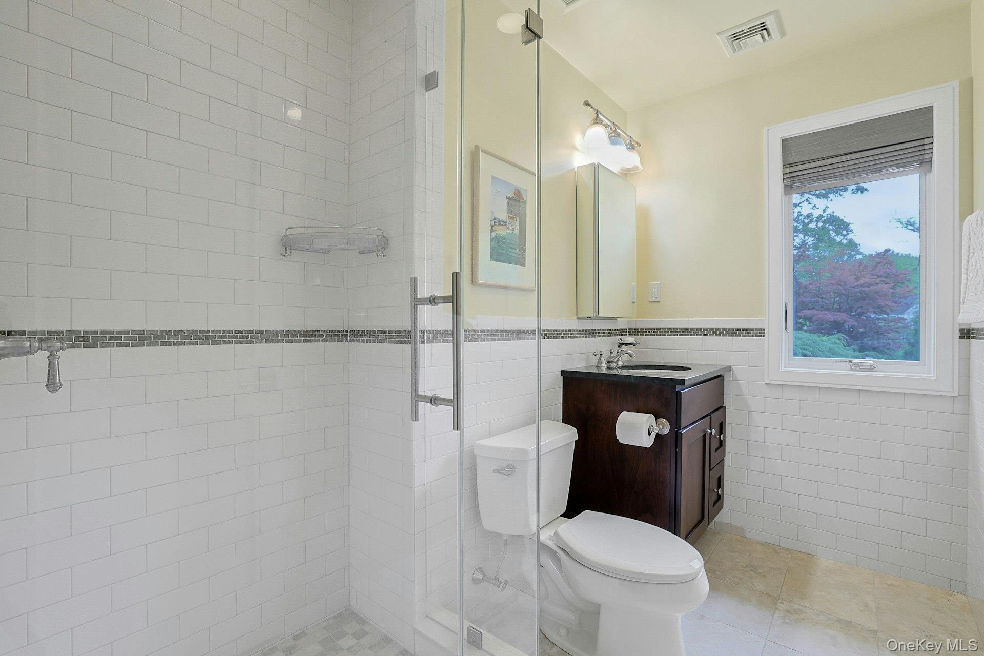 45 Jackson Road Bedford, NY 10506 - Photo 29 of 40 Ensuite bathroom