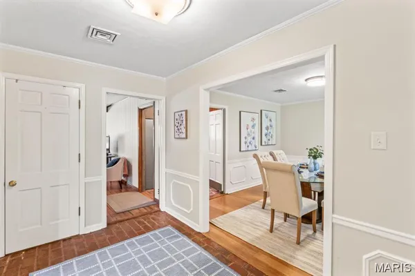 $675,000 | 8 Balcon Estates, Creve Coeur, MO 63141