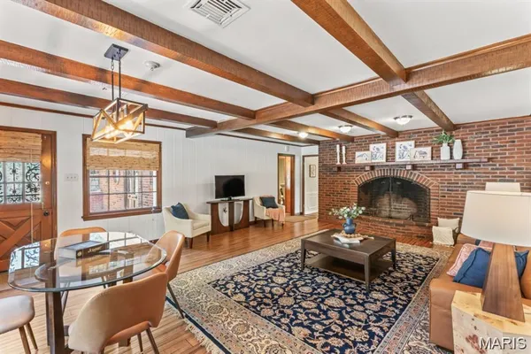 $675,000 | 8 Balcon Estates, Creve Coeur, MO 63141