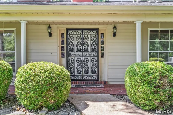 $675,000 | 8 Balcon Estates, Creve Coeur, MO 63141