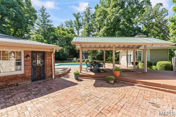 $675,000 | 8 Balcon Estates, Creve Coeur, MO 63141