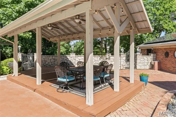 $675,000 | 8 Balcon Estates, Creve Coeur, MO 63141