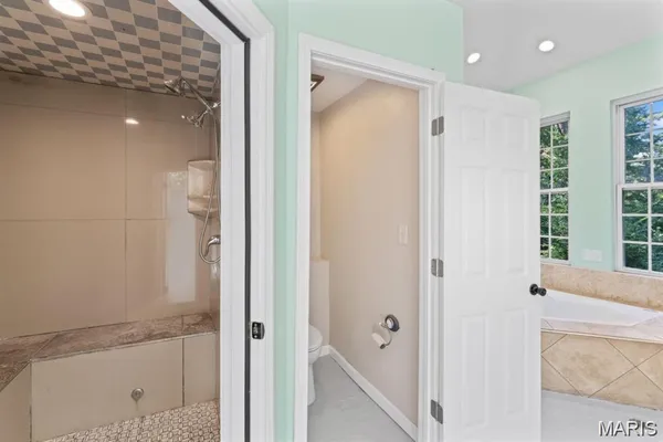 $675,000 | 8 Balcon Estates, Creve Coeur, MO 63141