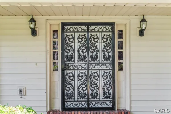 $675,000 | 8 Balcon Estates, Creve Coeur, MO 63141