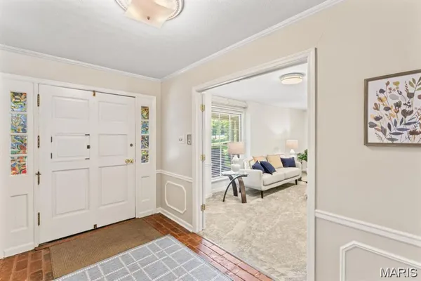 $675,000 | 8 Balcon Estates, Creve Coeur, MO 63141
