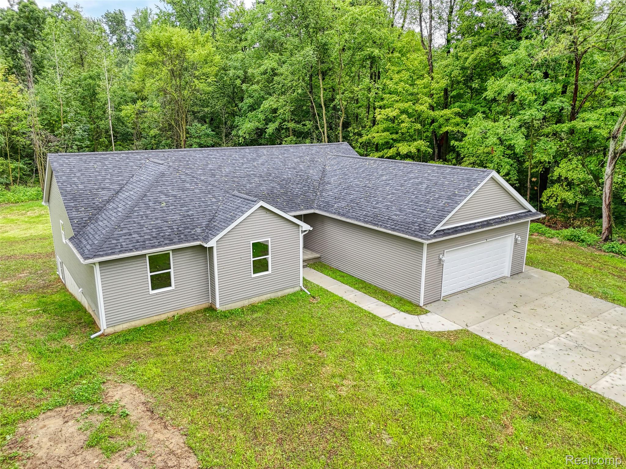 10565 West Allen Road Fowlerville, MI 48836 - Photo 26 of 31 DJI_20260904045936_0643_D_41.jpg