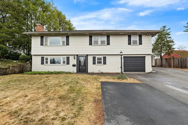 $929,900 | 22 Indian Hill Road, Wakefield, MA 01880