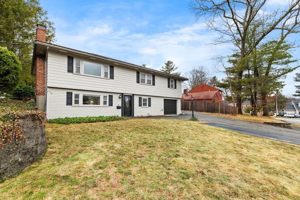 22 Indian Hill Road Wakefield, MA 01880 - Photo 2 of 37