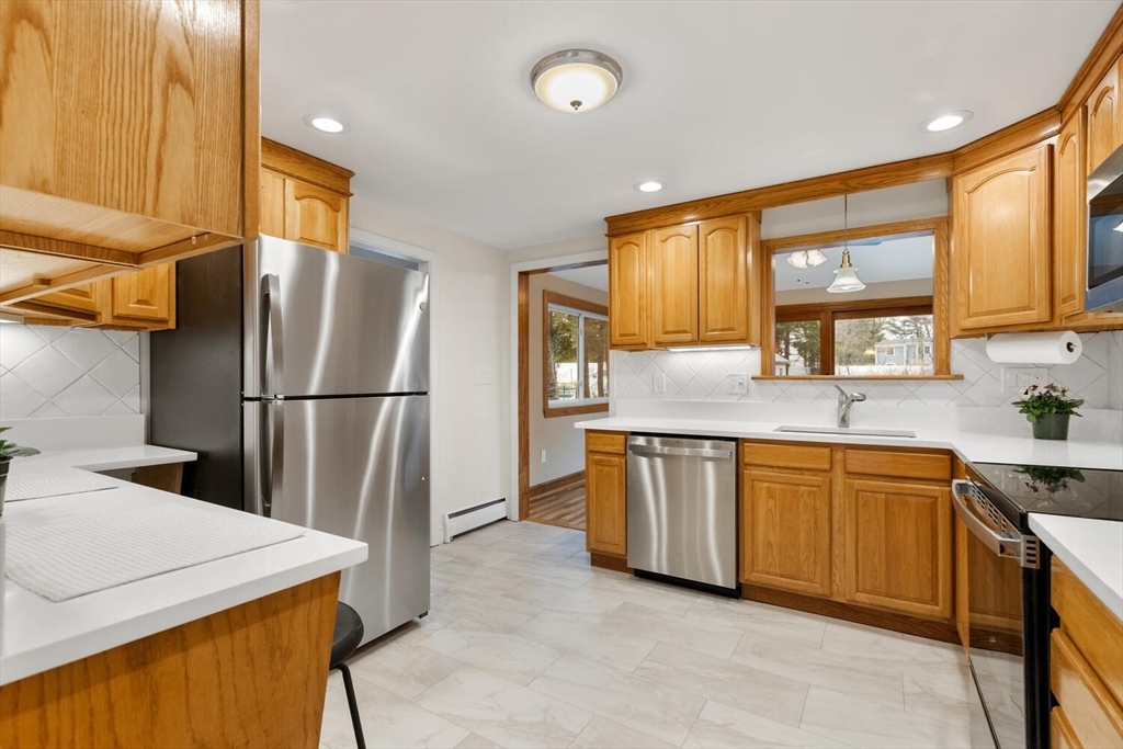 22 Indian Hill Road Wakefield, MA 01880 - Photo 9 of 37