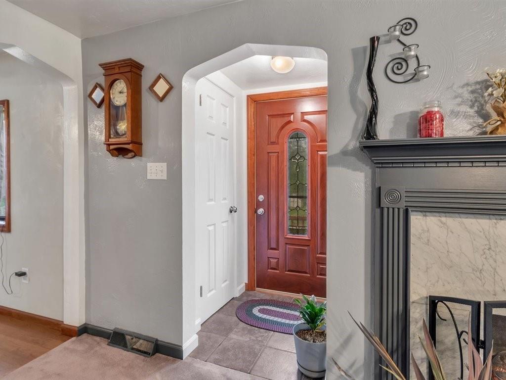 106 Ramage Road Pittsburgh, PA 15214 - Photo 3 of 24 Gallery Image 3