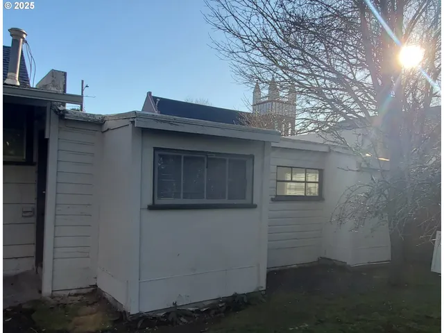 $395,000 | 21 Northeast 5th Street, Gresham, OR 97030