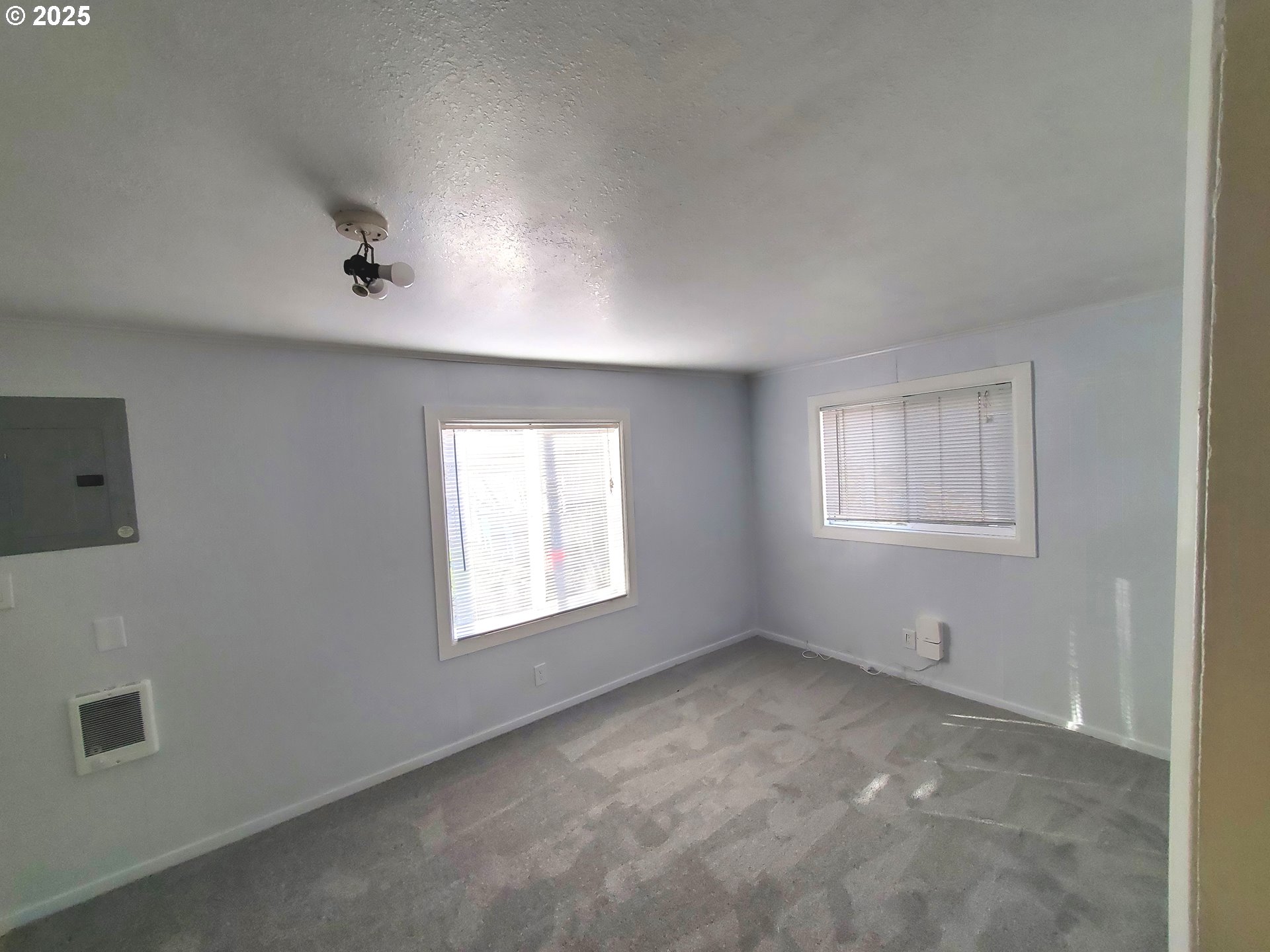 21 Northeast 5th Street Gresham, OR 97030 - Photo 5 of 20