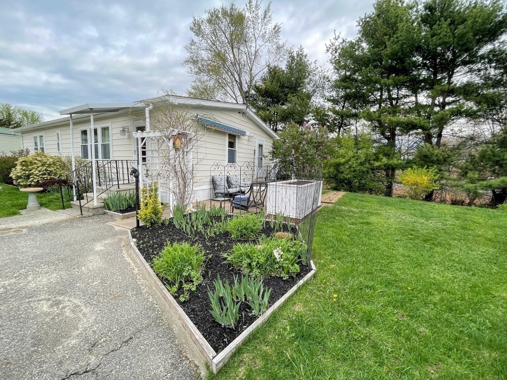 239 Ayer Road, Unit 88 Littleton, MA 01460 - Photo 4 of 21 Gallery Image 4