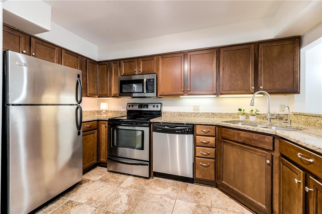 3602 Gillham Road, Unit 4 Kansas City, MO 64111 - Photo 13 of 27