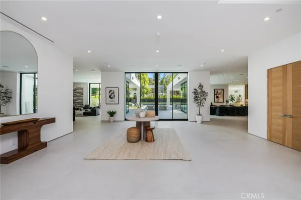 $29,500 | 4930 Palomar Drive, Tarzana, CA 91356