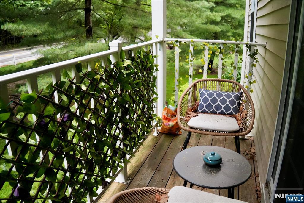 388 Poets Way Mahwah, NJ 07430 - Photo 27 of 30