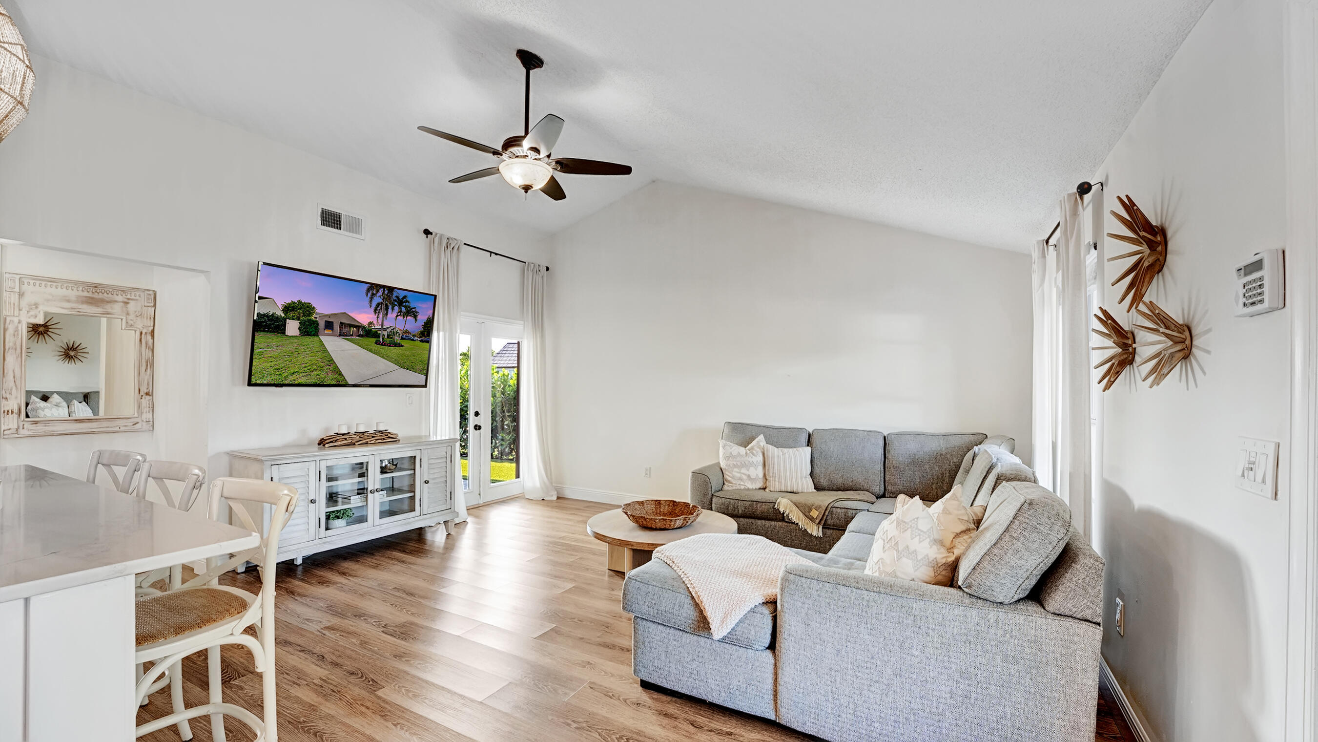 9023 Carma Drive Boynton Beach, FL 33472 - Photo 7 of 42 DSC00913