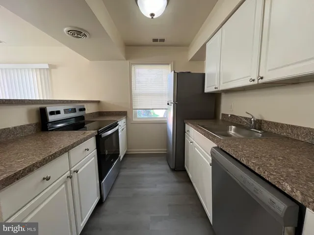 $2,100 | 9639 Hagel Circle, Lorton, VA 22079