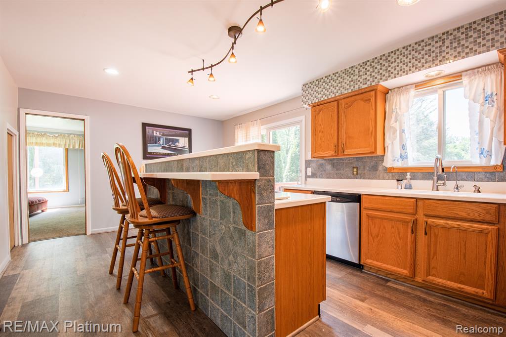 5417 Lobdell Road Fenton, MI 48430 - Photo 17 of 51