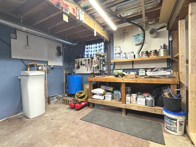 a view of a room with an empty space