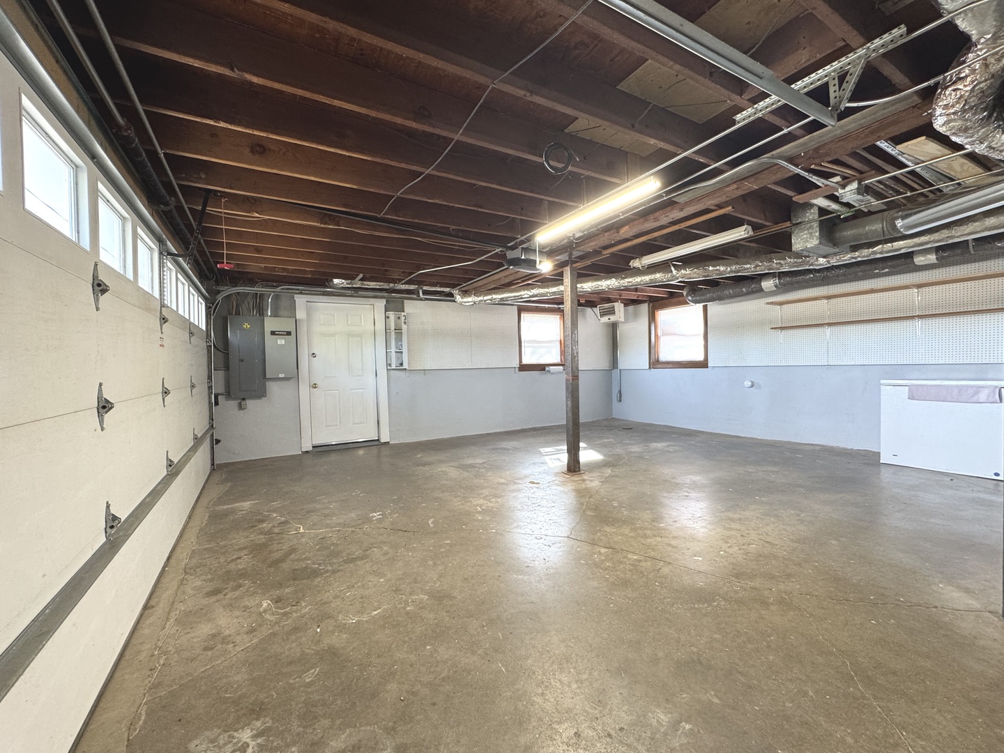 3288 South Hieland Road St. Anne, IL 60964 - Photo 33 of 45 a view of a room with an empty space