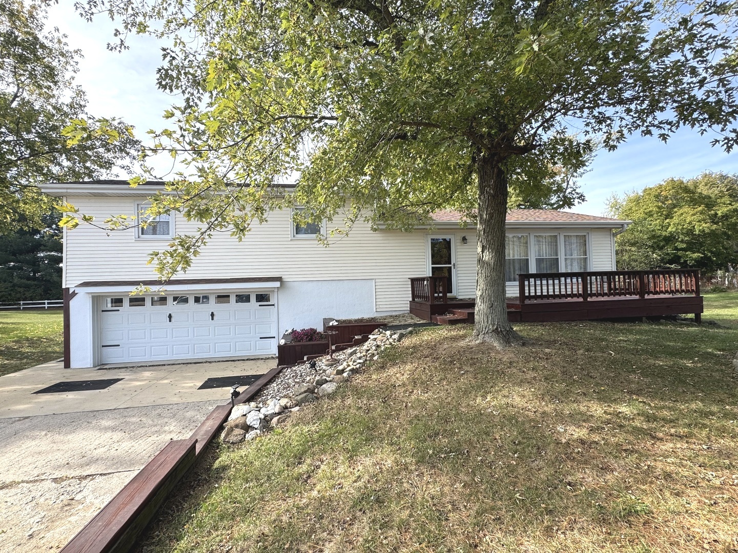 3288 South Hieland Road St. Anne, IL 60964 - Photo 4 of 45 a view of a house with a yard