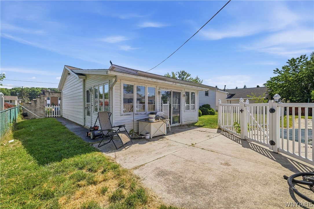7416 Greenview Road Niagara, NY 14304 - Photo 6 of 38