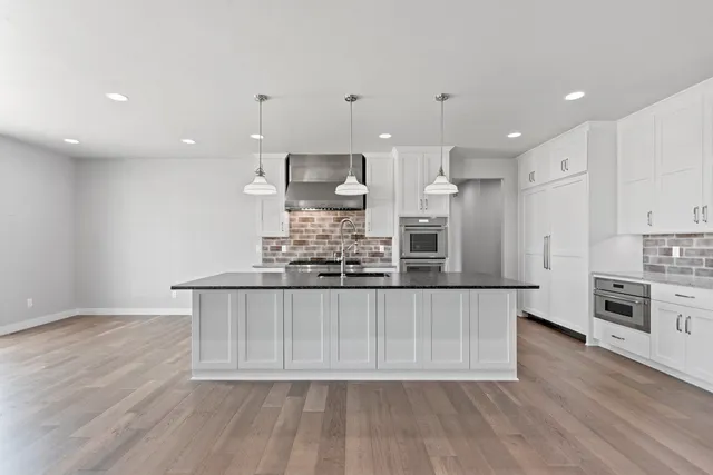 $1,489,900 | 167 Fox Shores Drive, Wrightstown, WI 54180